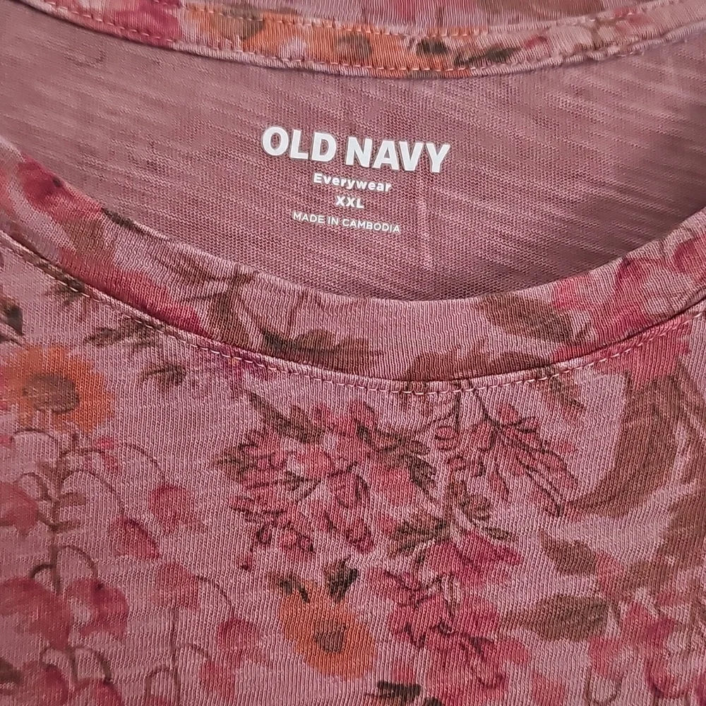 Old Navy Women's Pink Floral Top - Picture 3 of 4